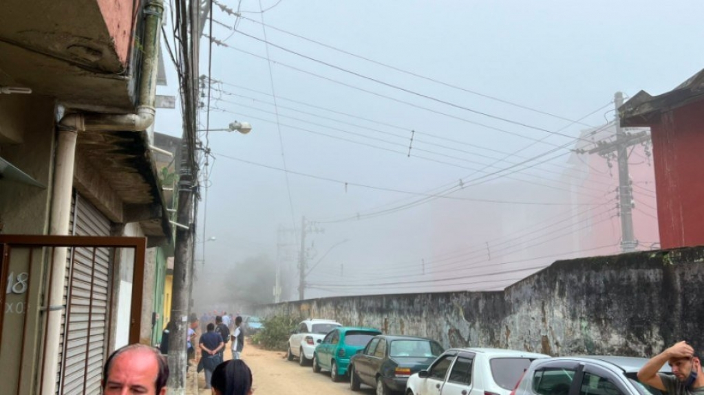 Petrópolis: névoa interrompe buscas no Morro da Oficina