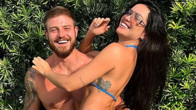 Juliette capricha em look para passeio durante férias com namorado: ‘Estilosa’