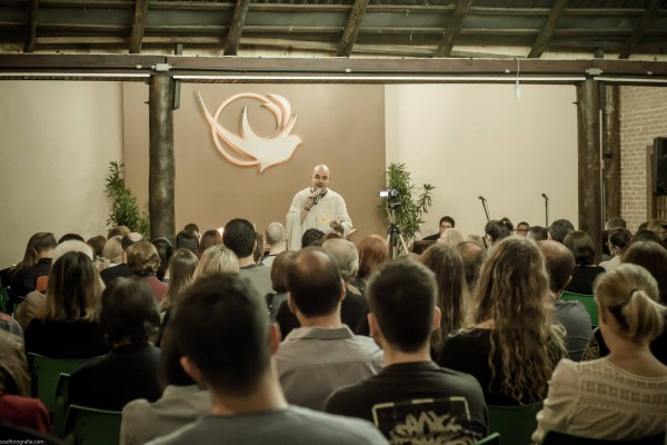 Padre Beto durante celebração da Humanidade Livre, em Bauru