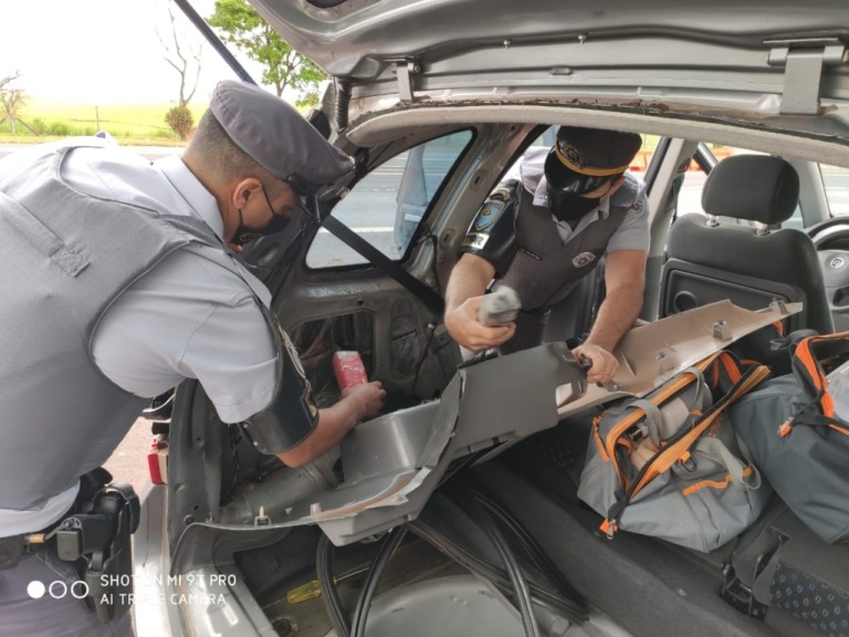 Polícia Rodoviária apreende carga de cocaína durante blitz em rodovia em Ourinhos