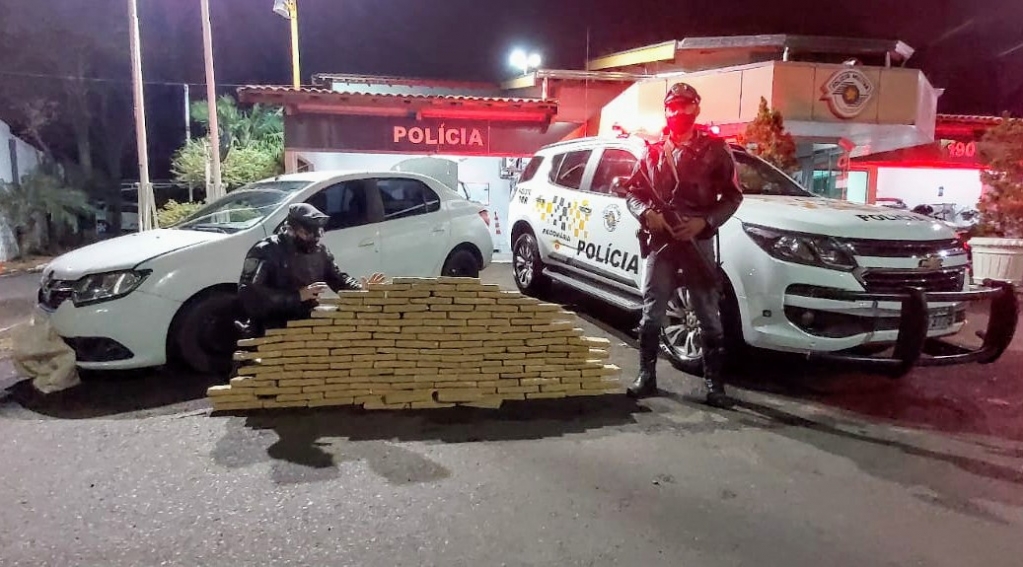 Polícia Rodoviária apreende carga de maconha em Marília; motorista detido