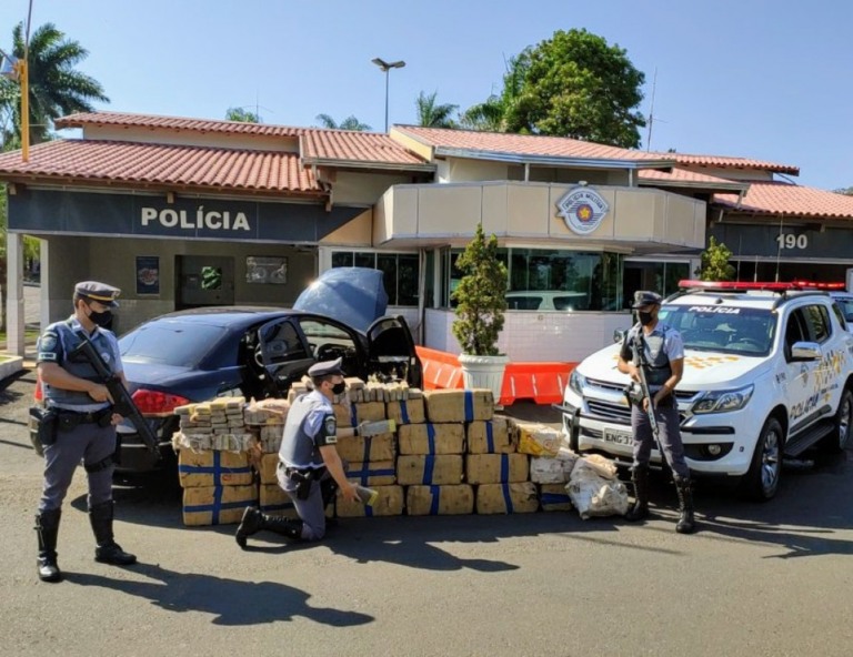 Homem é preso com carga de maconha em Marília; aguarda instruções de entrega