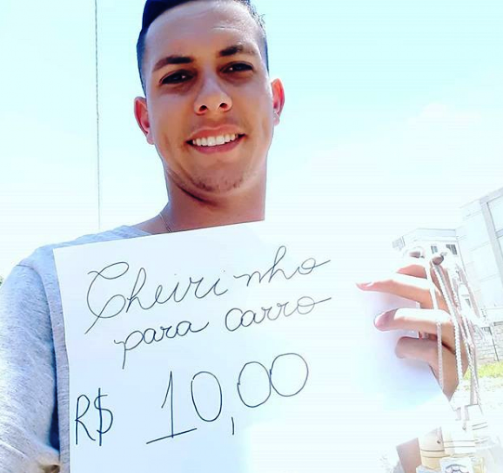 Revelação do MAC sem contrato vende cheirinho para carro, treina e espera retorno