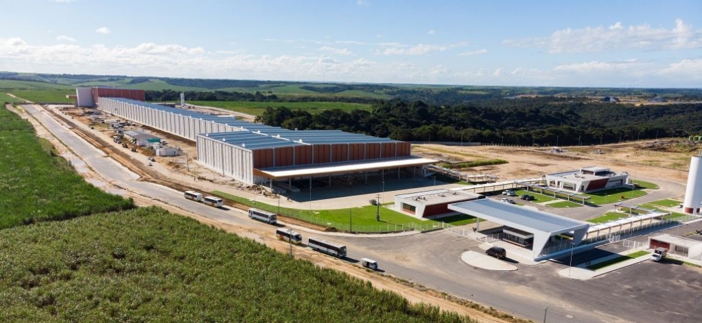 Marilan inaugura fábrica no Nordeste, contrata e faz homenagem a Iracema Garla