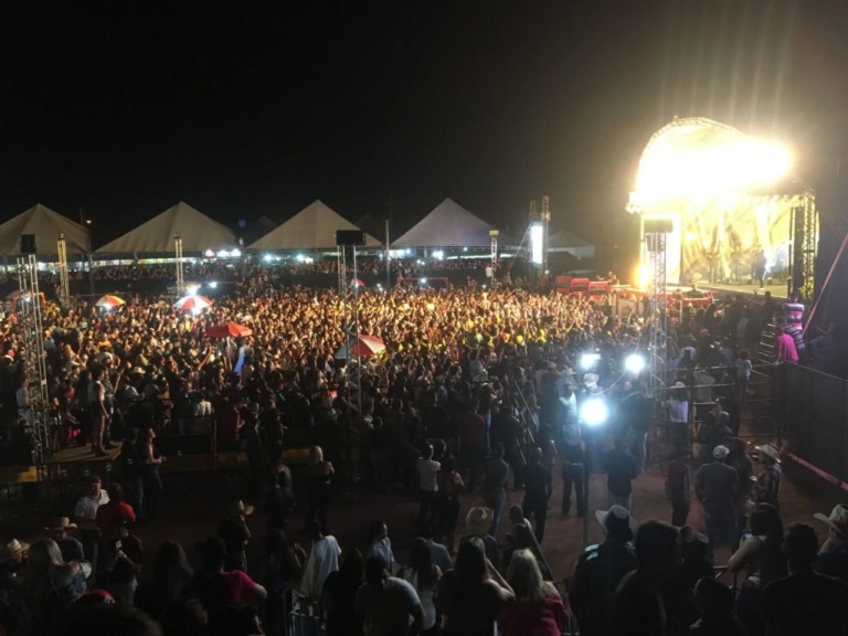 Bom que eu pude estar aqui – Grávida em 2019, Marília Mendonça fez show em Marília – vídeo