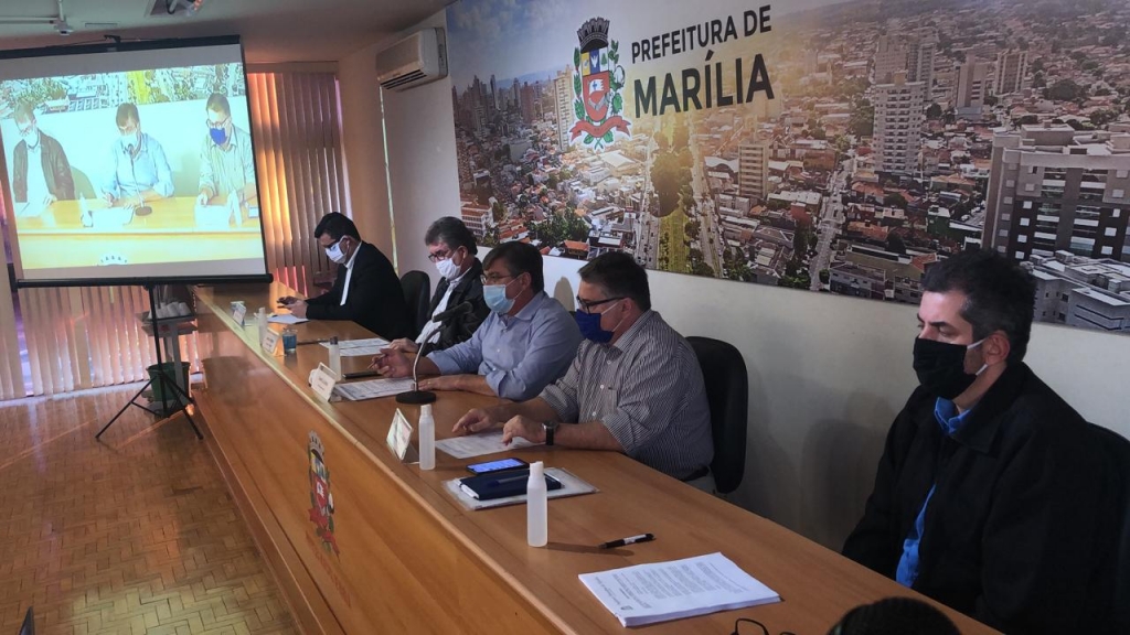 Marília obriga uso de máscaras, fiscaliza empresas e prevê até interdição; veja decreto Marília obriga uso de máscaras, fiscaliza empresas e prevê até interdição; veja decreto