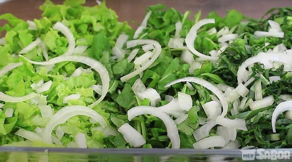 Aprenda a fazer uma Refrescante Salada Verde