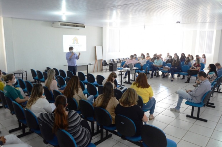 Prefeitura lançou programa de atendimento durante encontro na Secretaria da Saúde – Divulgação/Júlio César de Carlis