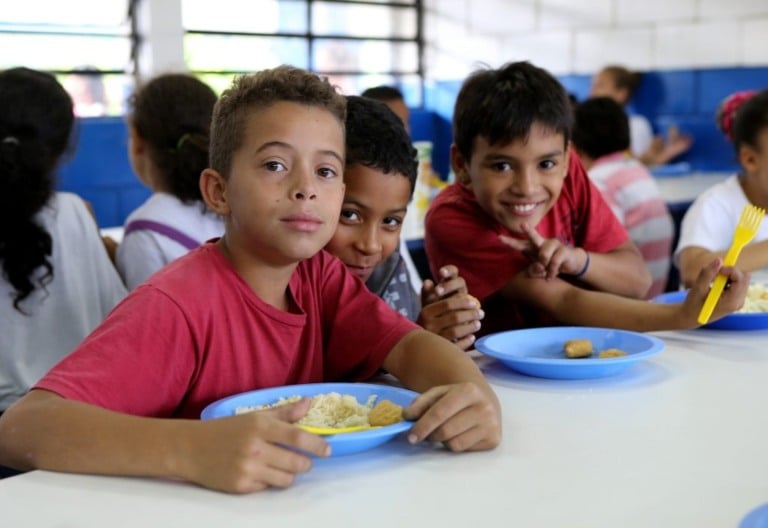 Estado antecipa pagamento do bolsa-merenda a alunos; veja como receber