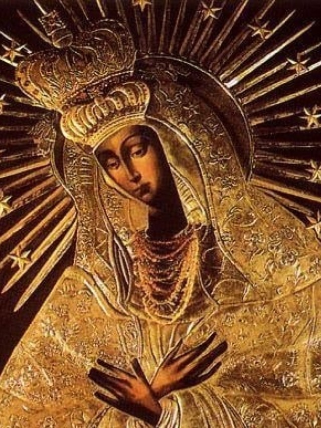 Missa celebra dia de Mãe da Divina Misericórdia em Marília