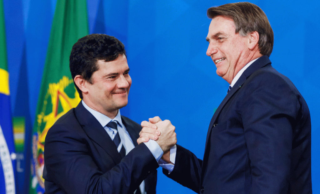 Bolsonaro tenta trocar comando na PF; Moro recusa e pode deixar cargo