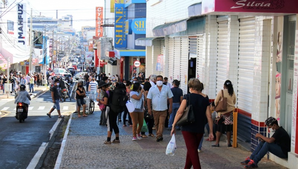 Movimento de pessoas no centro era esperado e vai cair, projeta Acim Movimento de pessoas no centro era esperado e vai cair, projeta Acim