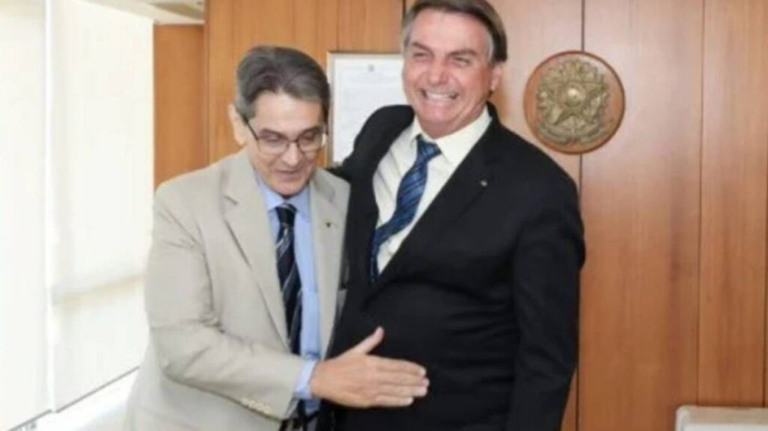'O que tenho a ver com isso?', diz Bolsonaro sobre Roberto Jefferson