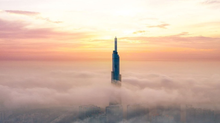 Suteera Chalermkarnchana Vinpearl Landmark 81 atinge 461 metros de altura