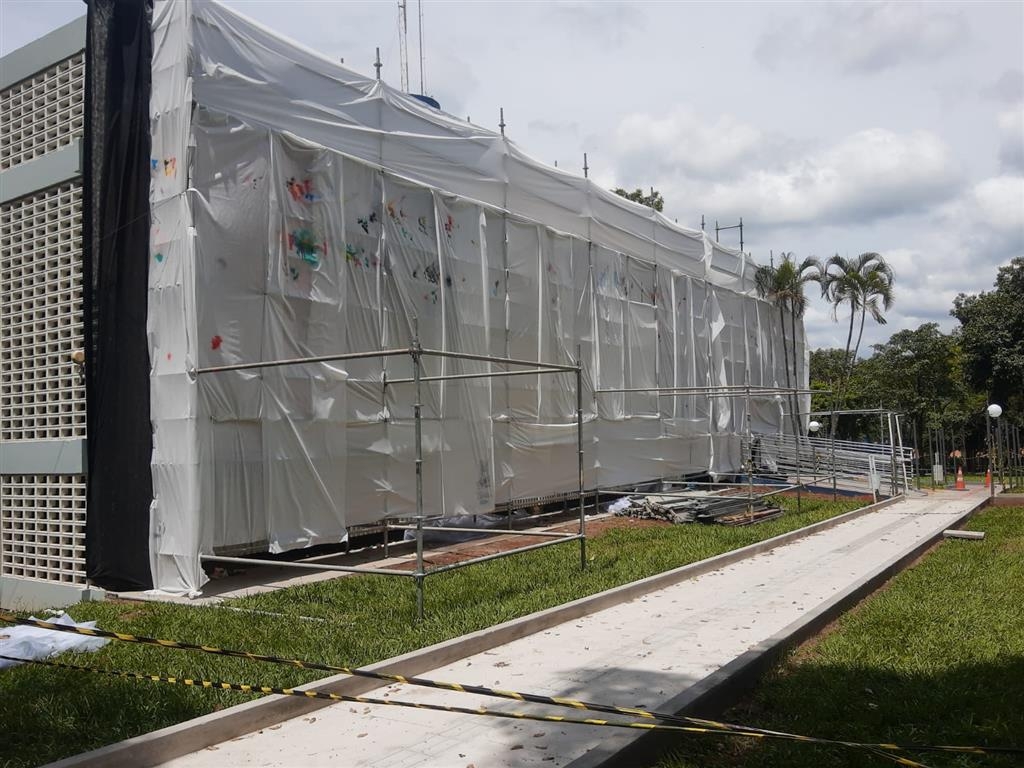 Mural de artista reconhecido cria ponto turístico e polêmica na Unesp de Marília