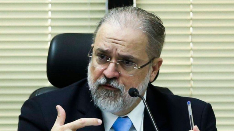 PGR institui grupo para investigar atos golpistas