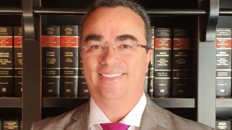 Pode um advogado do Presidente da República ser nomeado para o STF? Pode um advogado do Presidente da República ser nomeado para o STF?