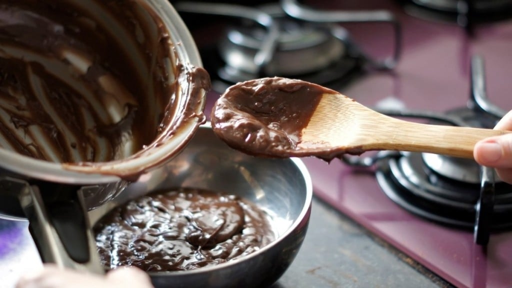 Foto: Reprodução Como fazer brigadeiro de colher sem leite condensado