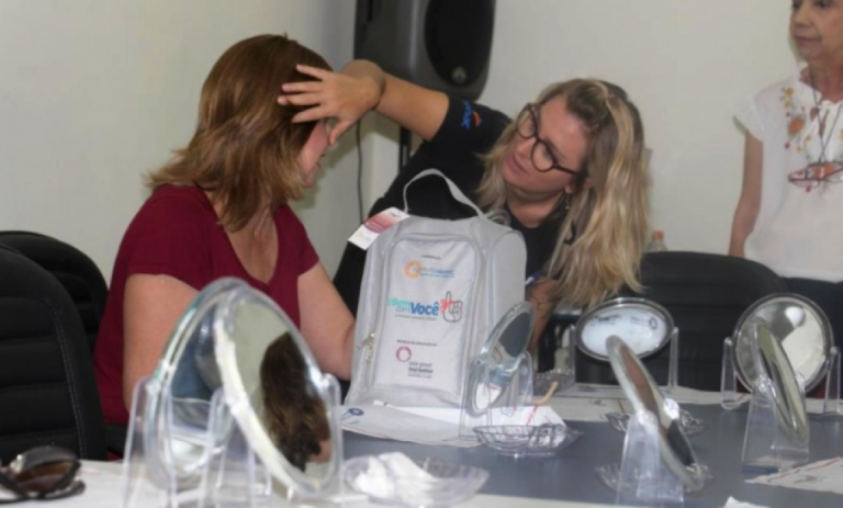 ACC terá Oficina de Automaquiagem para pacientes com câncer em Marília