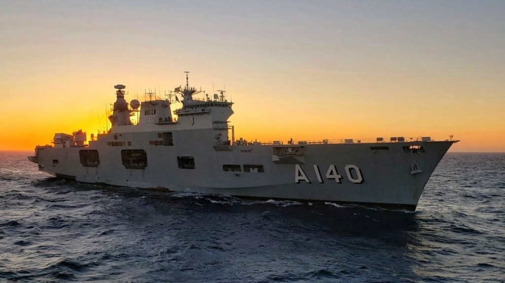 Como é o Atlântico, o navio da Marinha que será usado no Litoral Norte Como é o Atlântico, o navio da Marinha que será usado no Litoral Norte