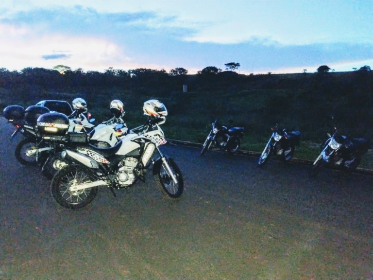Multa no rolê – Moradores reclamam e PM faz blitz contra manobras com motos