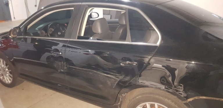 Motorista foge de abordagem, bate e PM apreende drogas em Marília