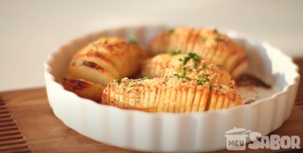 Aprenda Como Fazer A Famosa Batata Hasselback