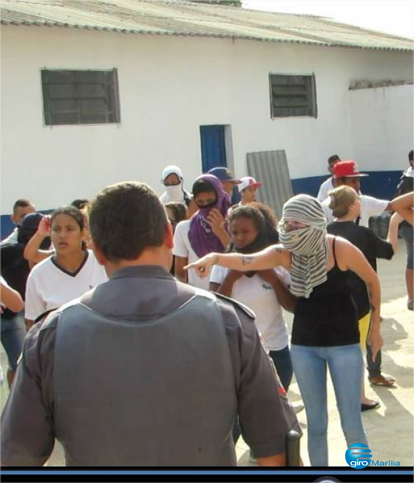 Protesto ocupa escola em Marília; veja vídeos e nota da Segurança Pública