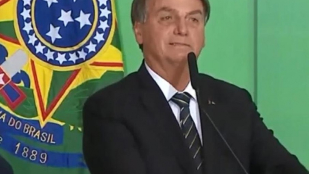 Bolsonaro alerta para 'problemas de abastecimento' por falta de fertilizantes