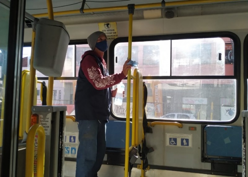 Justiça manda empresas higienizar ônibus após cada percurso em Marília Justiça manda empresas higienizar ônibus após cada percurso em Marília