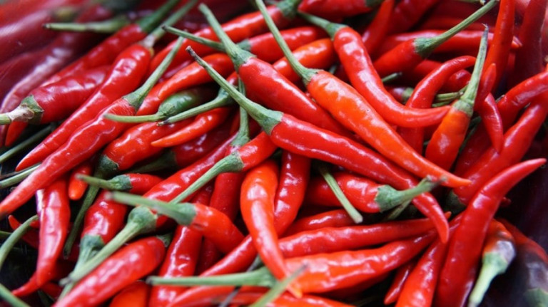 Pimenta: entenda reação alérgica grave de jovem ao cheirar o alimento