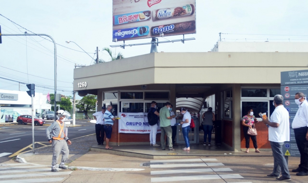 Trabalhadores iniciam campanha salarial na Nestlé e pedem aumento real