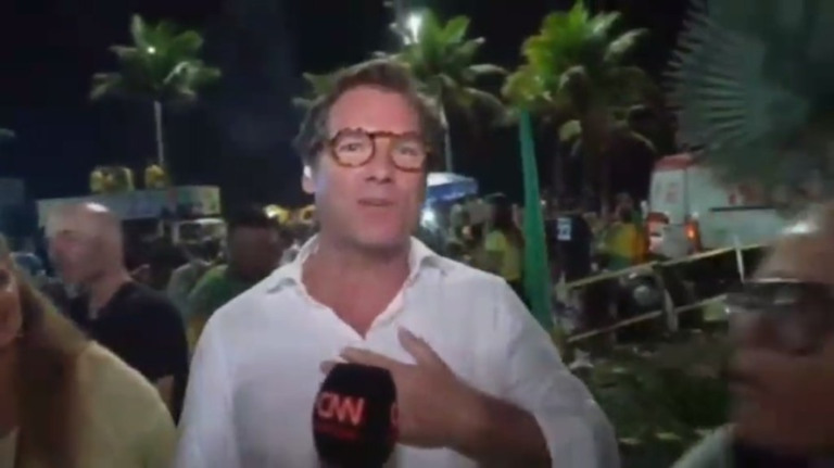 Repórter da CNN de Portugal é hostilizado por bolsonaristas no Rio