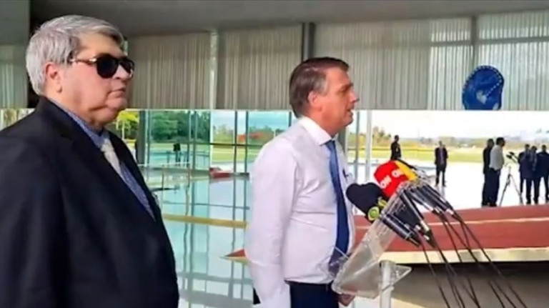 Bolsonaro critica decisão de Moraes sobre propaganda contra a polio