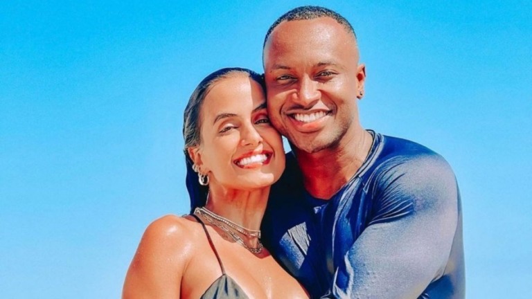 Thiaguinho assume namoro com Carol Peixinho e agita a web
