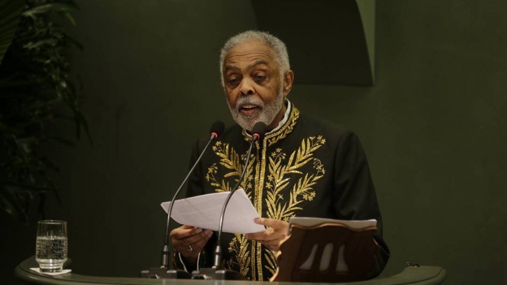 Gil toma posse na ABL: "Poucas vezes artistas foram tão hostilizados" Gil toma posse na ABL: "Poucas vezes artistas foram tão hostilizados"
