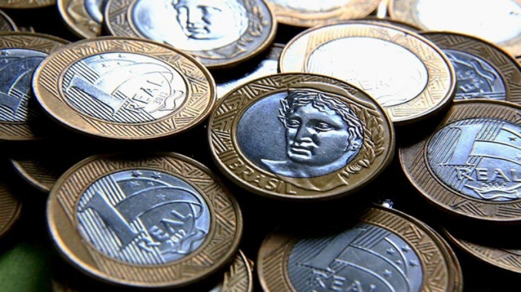 Frente ao dólar, real é a 38ª moeda que mais se desvalorizou