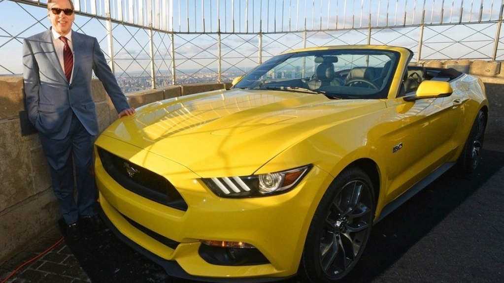 Como o Mustang foi parar no topo do prédio mais alto dos EUA?