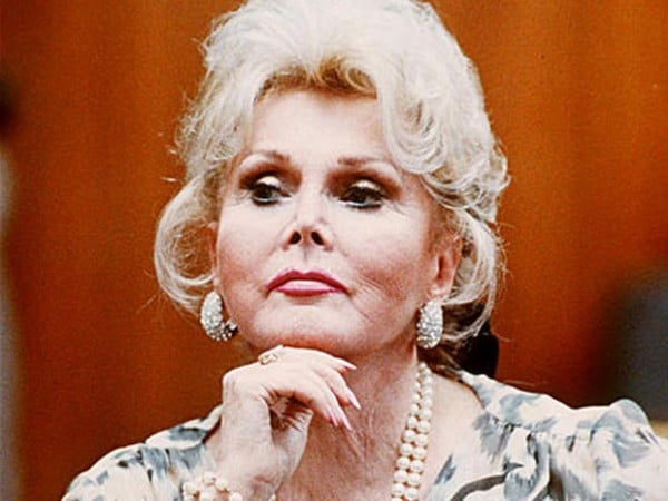 Atriz Zsa Zsa Gabor morre aos 99 anos