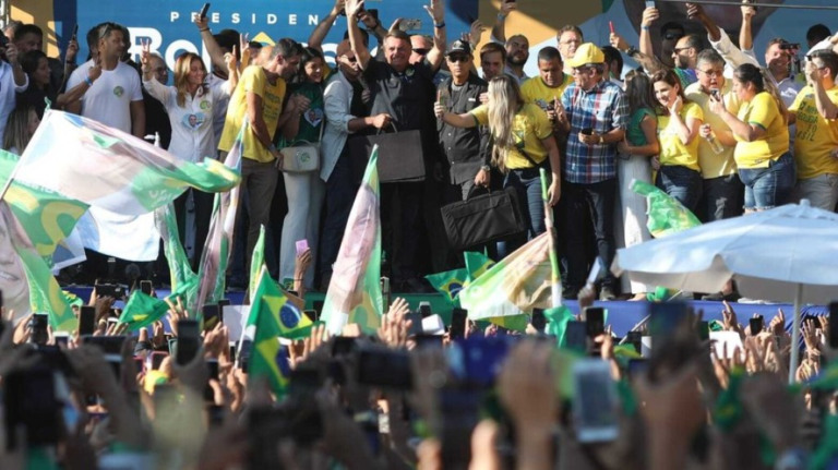 Em ato no Rio, Bolsonaro diz que no seu governo 'não tem corrupção'