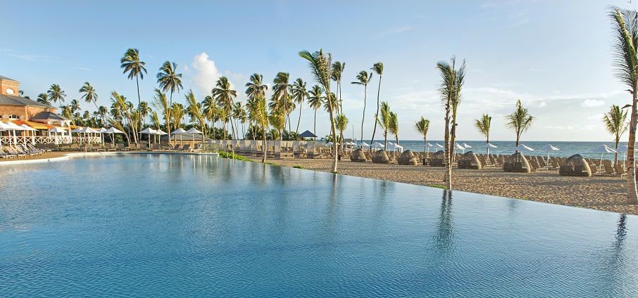 Piscina infinita do Nickelodeon Resort Punta Cana . Foto: Nickelodeon Resort Punta Cana/ Divulgação