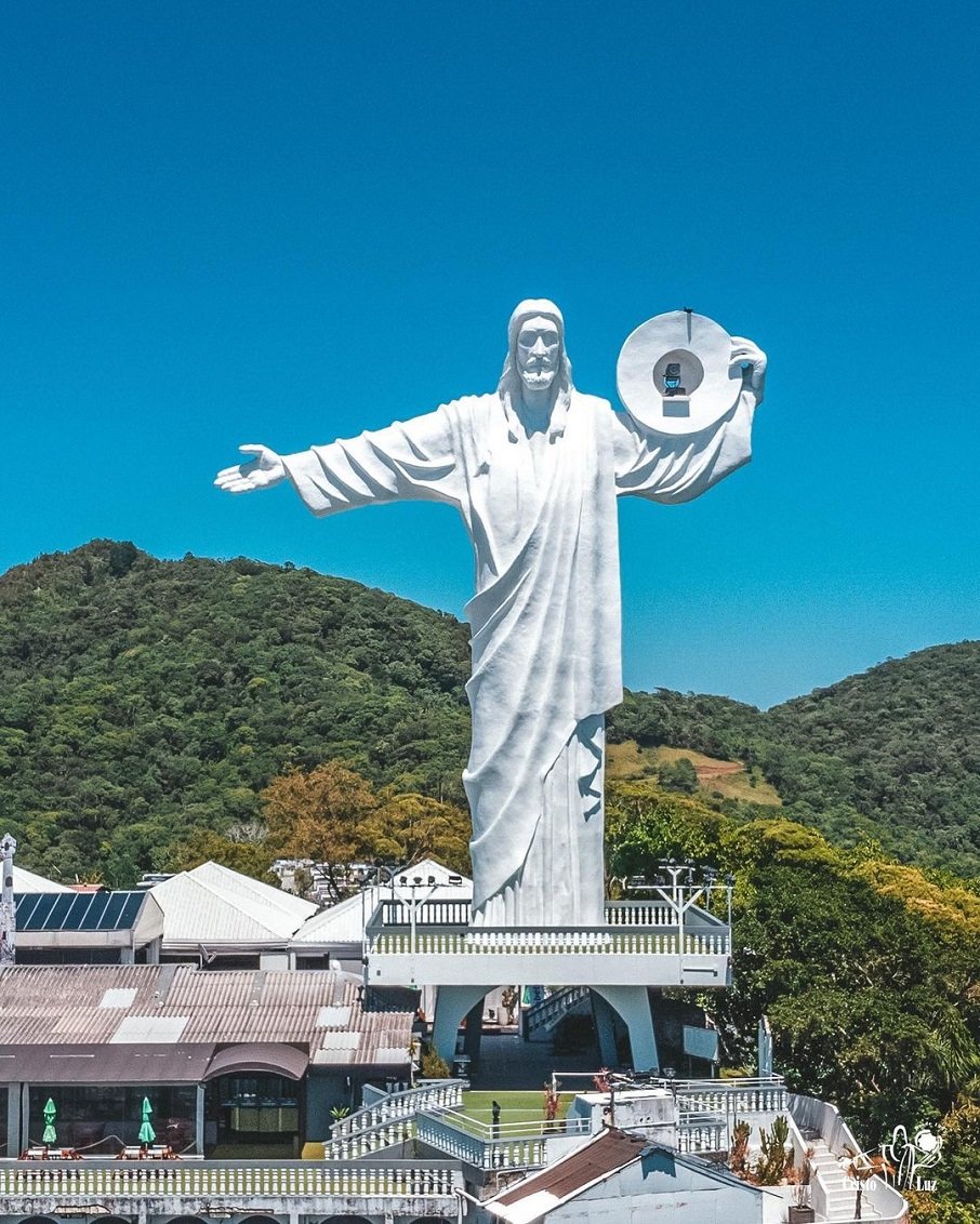 O Cristo Luz, localizado no bairro das Nações, em Balneário Camboriú. Foto: Reprodução/Instagram 28.07.2023