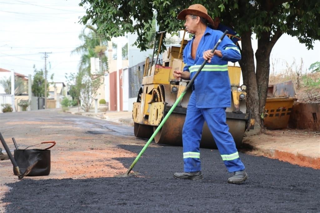 Convênio milionário para asfalto lista 29 vias com previsão de obras; veja pontos