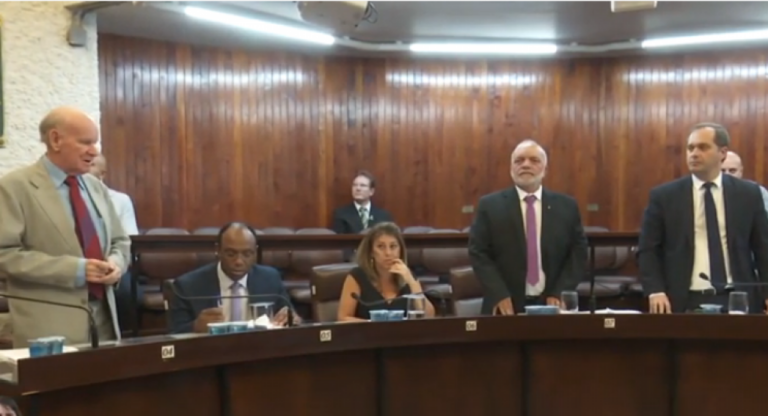 Câmara acompanha corte de gastos e rejeita projeto da Prefeitura para rodeio