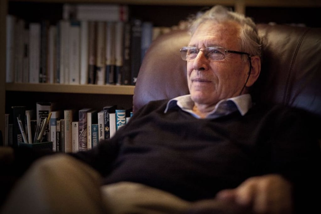 Escritor Amos Oz morre aos 79 anos em luta contra câncer