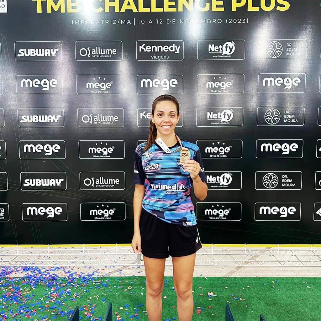 Jéssica Prates, de Marília, conquista medalha de ouro no TMB Challenge