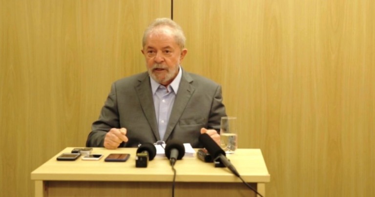 Primeira entrevista – Lula vê governo de maluco, chora neto e ataca Moro