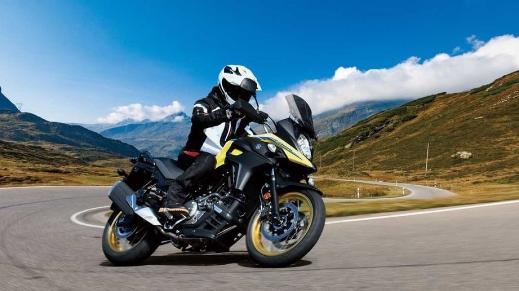 Suzuki V-Strom 650 ganha novas cores com a chegada da linha 2022