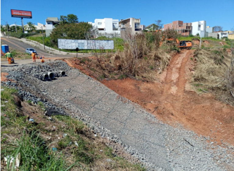 Obra para controle de erosão em trevo do Contorno atinge 90% em Marília