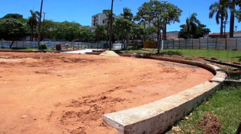 Reforma de praça mira calçadas e área de eventos no centro de Marília